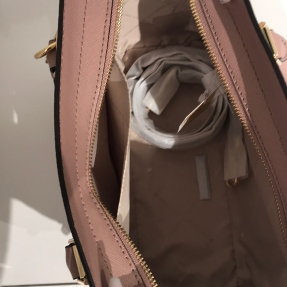 3 pc Michael Kors Set  Selma bag pig wallet - Picture 4 of 7